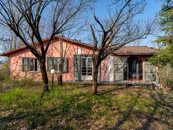 Casa quadrilocale in vendita in Via Viazzola, Lesignano De Bagni