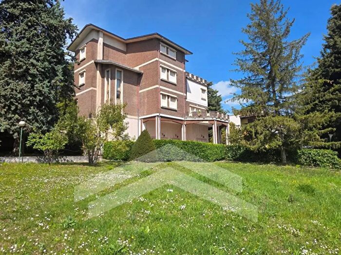 Casa con 10 locali in vendita in Via delle Frasche, Campobasso