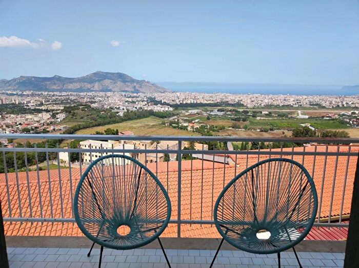 Casa con 5 locali in vendita in Via Ruffo di Calabria, Palermo