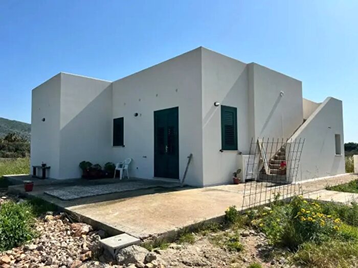 Casa quadrilocale in vendita in Strada Comunale Punta di Ferro, Favignana