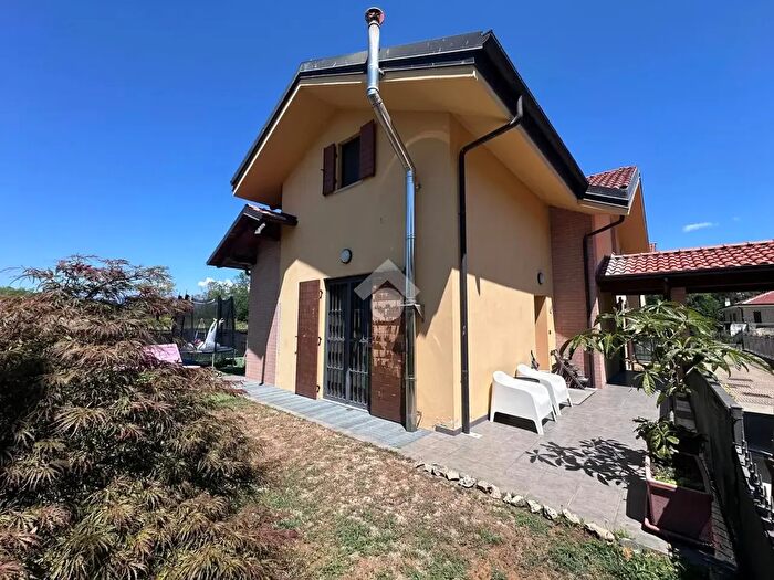 Casa quadrilocale in vendita in Via Canova, Rivalta Di Torino