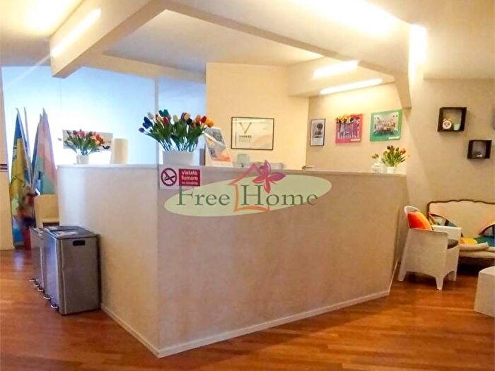 Appartamento con 6 locali in affitto in PIAZZA MAGGIO, Biumo Inferiore Superiore, Varese