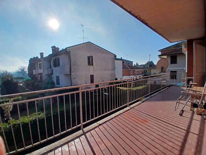 Appartamento trilocale in affitto in Viale Cremona, Pavia