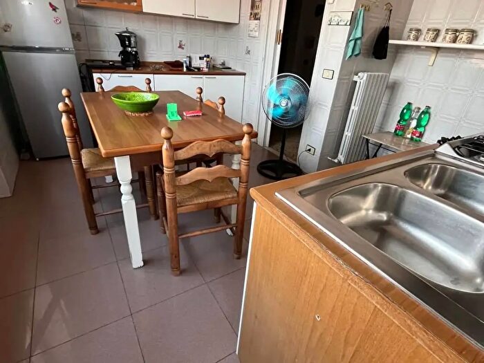 Appartamento con 5 locali in vendita in Via Tristano Codignola, Cosenza