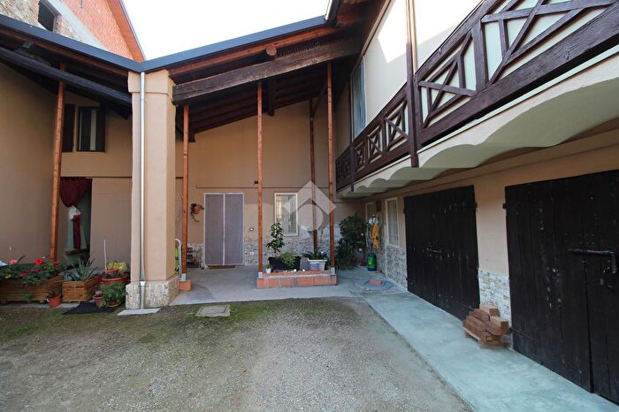 Casa con 5 locali in vendita in Via Mazzola, Traversetolo