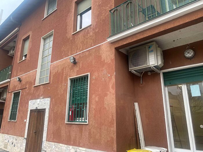 Casa con 10 locali in vendita in Rho