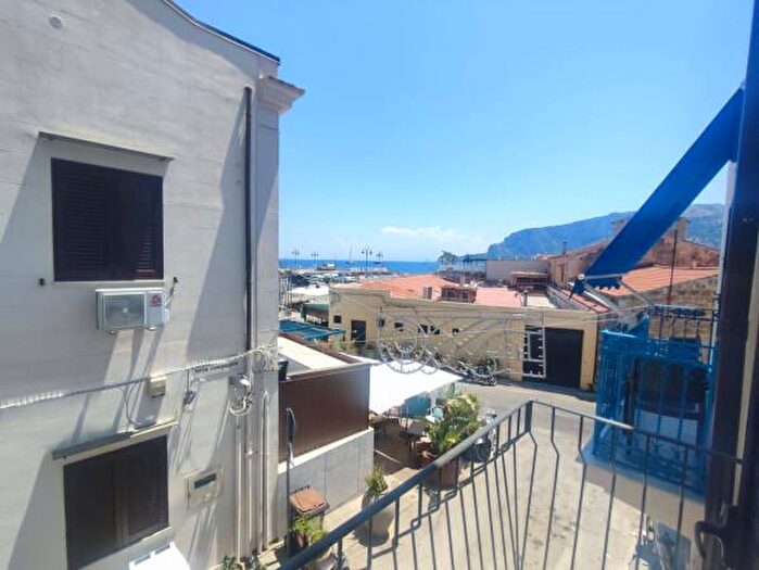 Appartamento bilocale in affitto in Piazza Mondello, Palermo