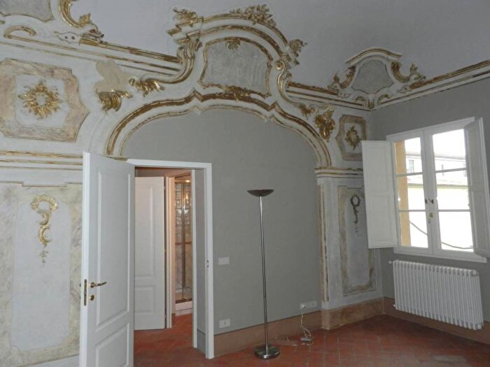 Appartamento trilocale in affitto in Via Elio Vagelli, Centro, Cascina