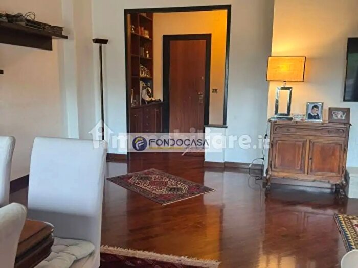 Appartamento quadrilocale in vendita in Via Monte Bianco, Milano