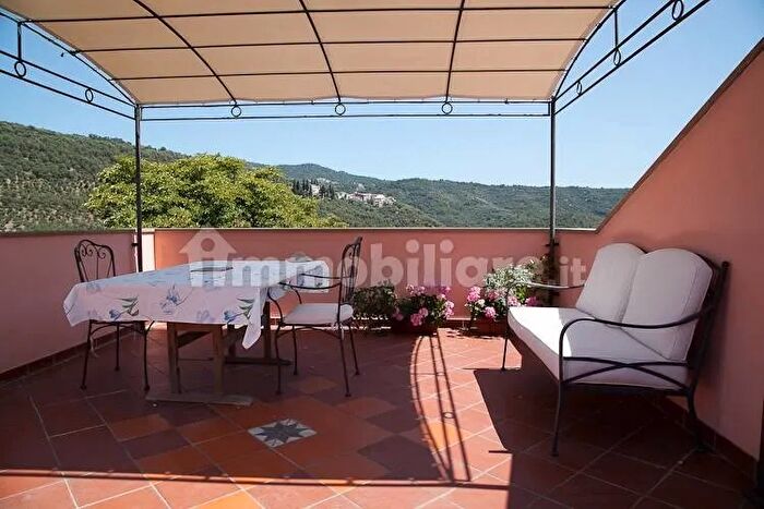 Appartamento con 5 locali in vendita in Piazza San Bernardo, Prela