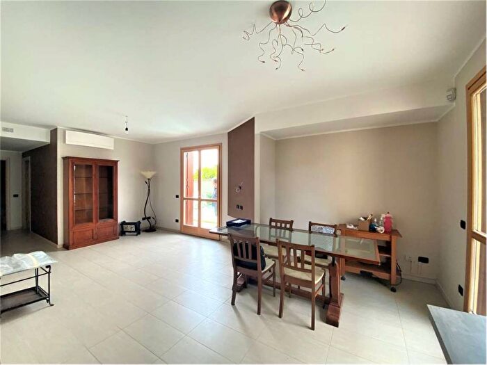 Appartamento trilocale in affitto in Via Marco Polo, Roncola, Treviolo