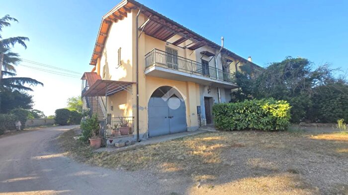 Casa trilocale in vendita in Via delle Vittorie, Pomezia