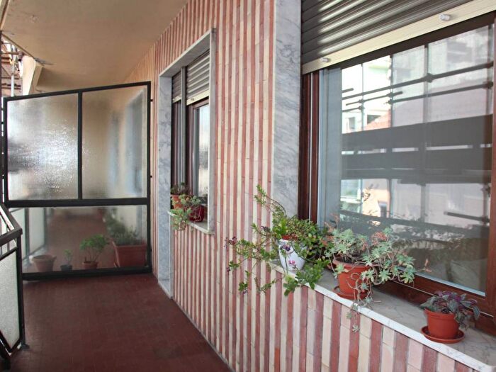 Appartamento quadrilocale in affitto in via Varaita, Nizza Millefonti, Torino