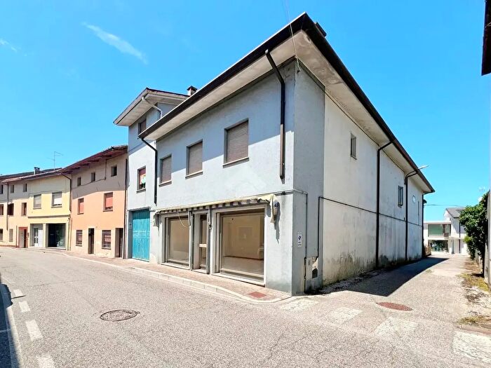 Appartamento trilocale in vendita in Via Roma, Muzzana Del Turgnano