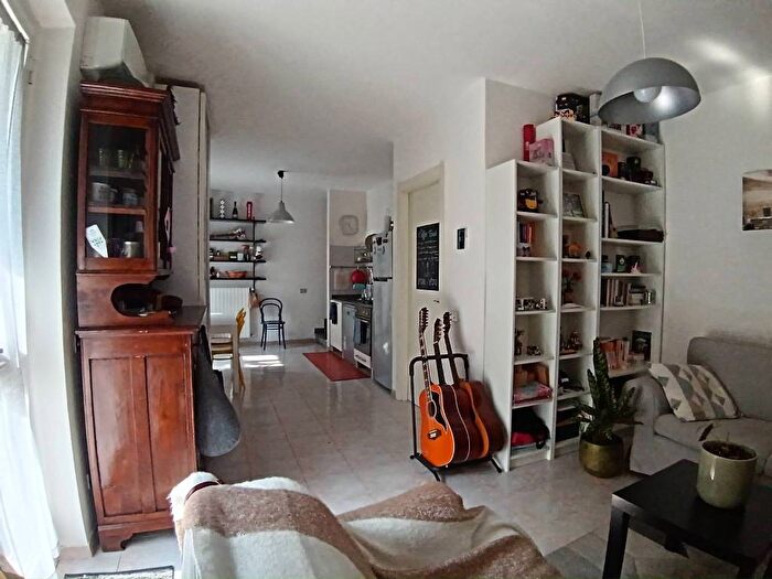 Casa trilocale in affitto in Via Ca Bella, Borgo Basso, Pavia