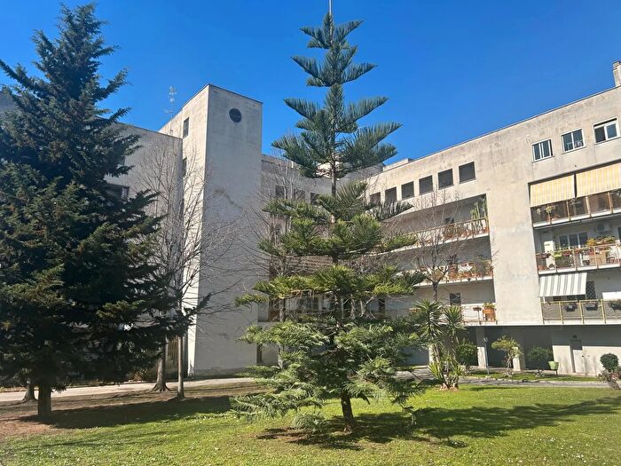 Appartamento bilocale in vendita in Via Bepi Romagnoni, Roma