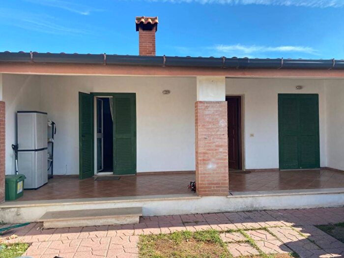 Casa trilocale in affitto in Via Alcamene, Casal Palocco, Roma