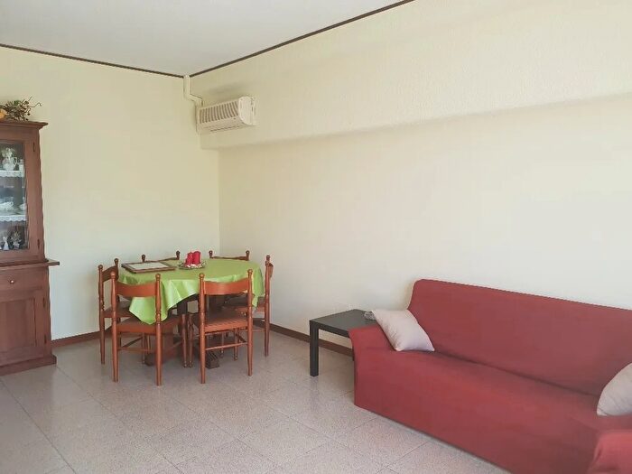 Appartamento con 8 locali in affitto in Varano De Melegari