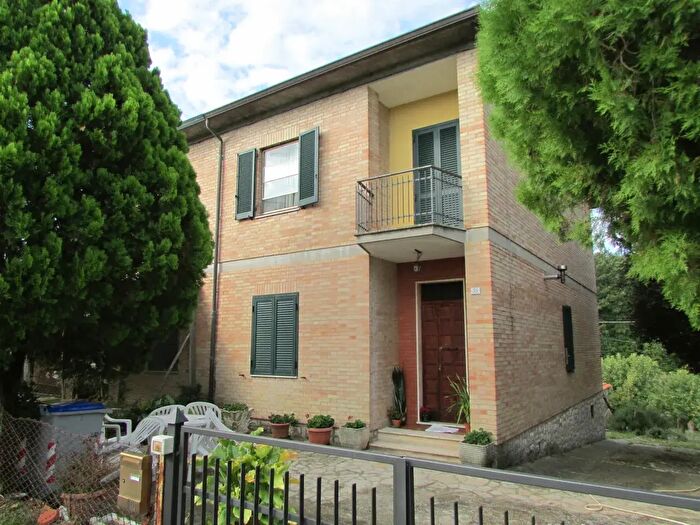 Casa con 5 locali in vendita in Todi