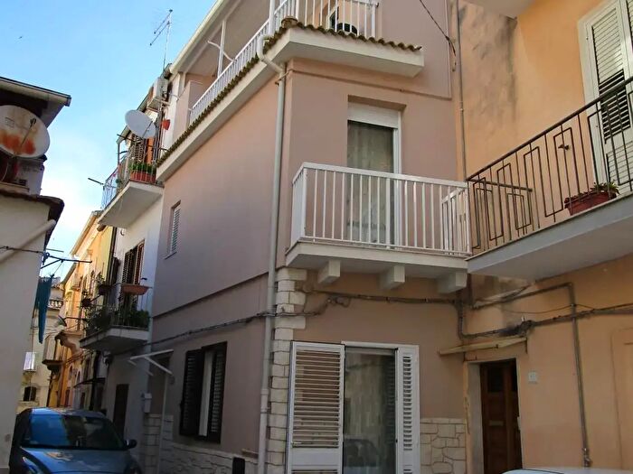 Casa con 6 locali in vendita in Via Giorgio Schembari, Ragusa