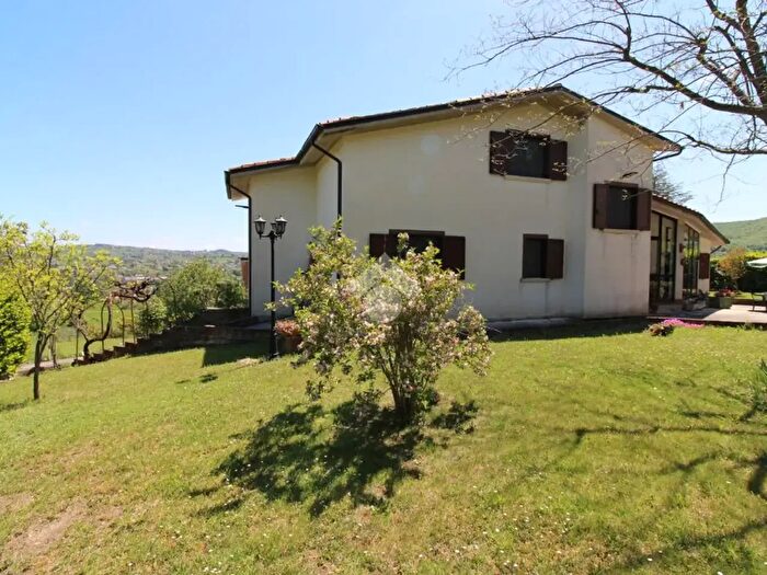 Casa con 5 locali in vendita in Contrada Colle Longo, Campobasso