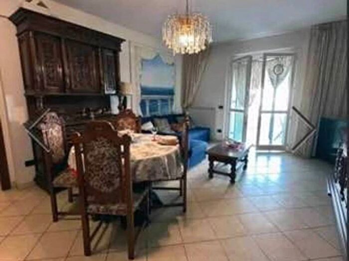 Appartamento con 5 locali in affitto in Neighbourhood Marina Di Massa Centro, Marina di Massa Centro, Massa