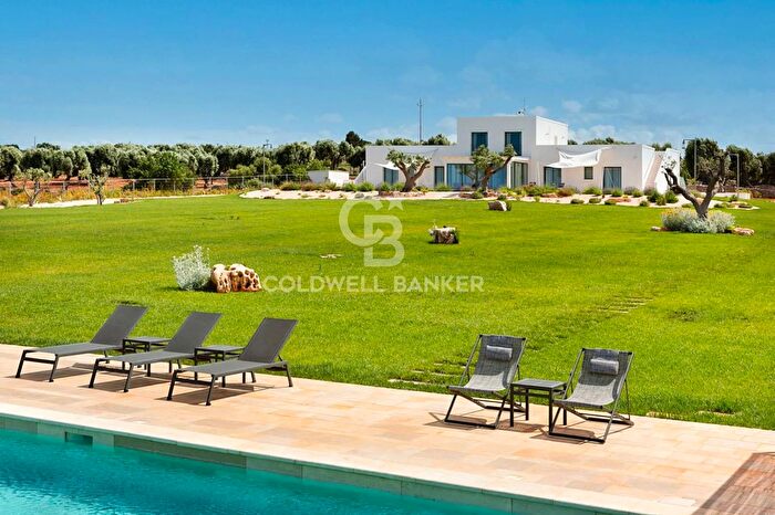 Casa con 12 locali in vendita in Strada Comunale Pozzo Cavalieri Snc, Polignano A Mare