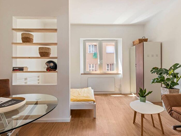 Appartamento bilocale in affitto in Via dei Giuliani, San Giacomo, Trieste