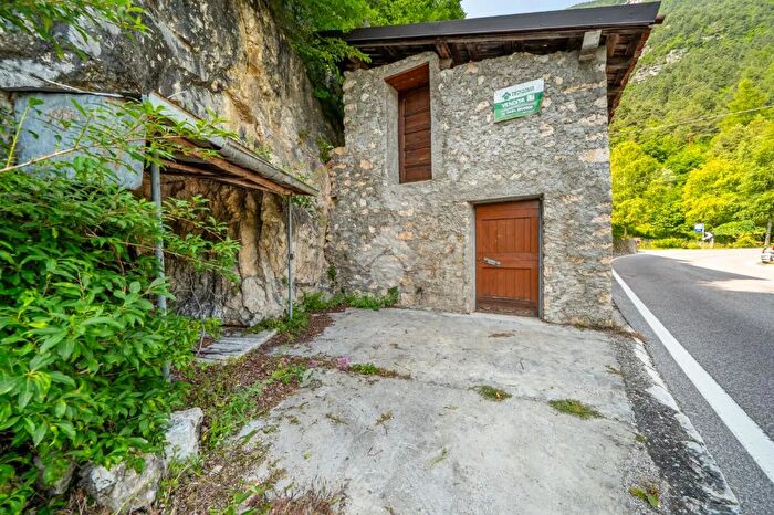 Casa bilocale in vendita in Frazione Val Grande, Terragnolo