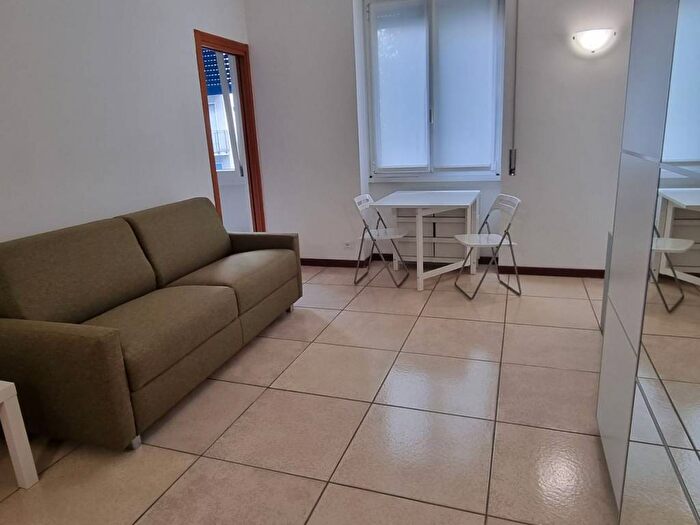 Appartamento monolocale in affitto in Via Breno, Lodi Brenta, Milano