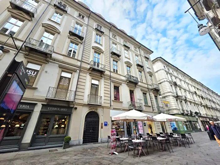 Appartamento trilocale in vendita in Via Giuseppe Garibaldi, Torino