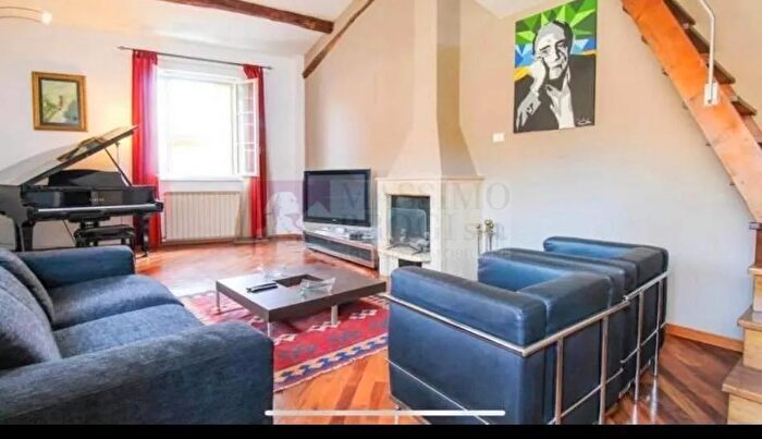 Appartamento con 6 locali in vendita in Siena