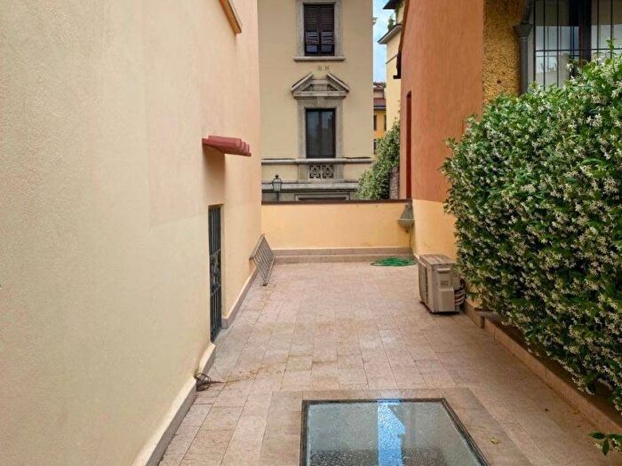 Appartamento trilocale in affitto in Borgo Ognissanti Il Prato, Firenze