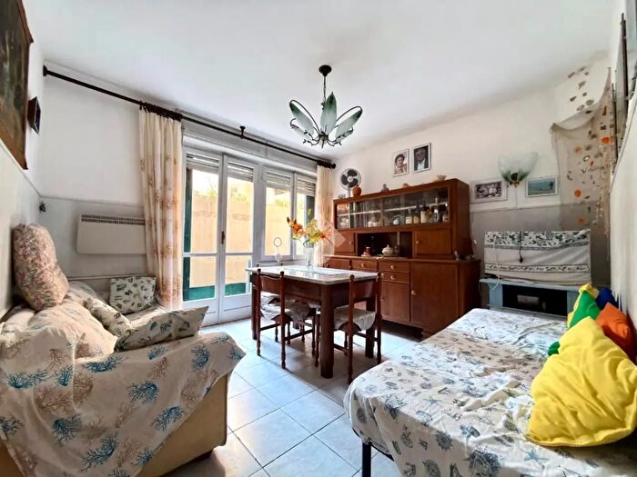 Appartamento quadrilocale in vendita in Via Privata Giovanni Genova Bocchi Bianchi, Alassio
