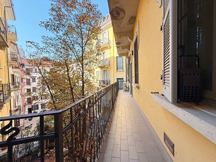Appartamento quadrilocale in affitto in Via Antonio Stoppani, Morgagni, Milano