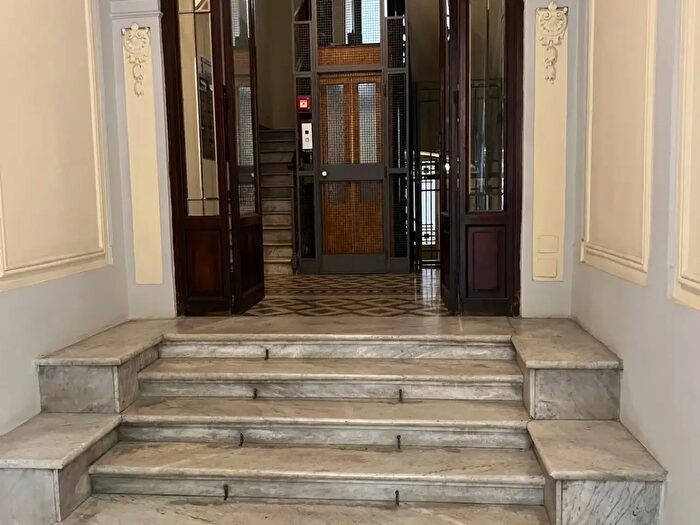 Appartamento trilocale in affitto in Via Valadier, Roma