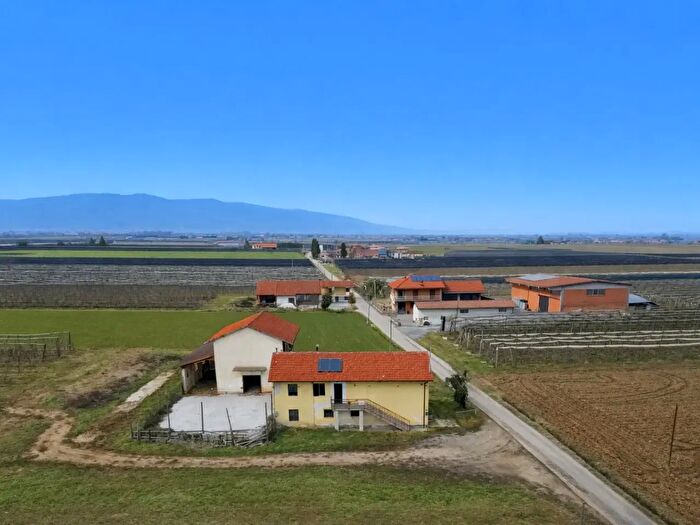 Casa con 5 locali in vendita in Frazione San Chiaffredo, Busca