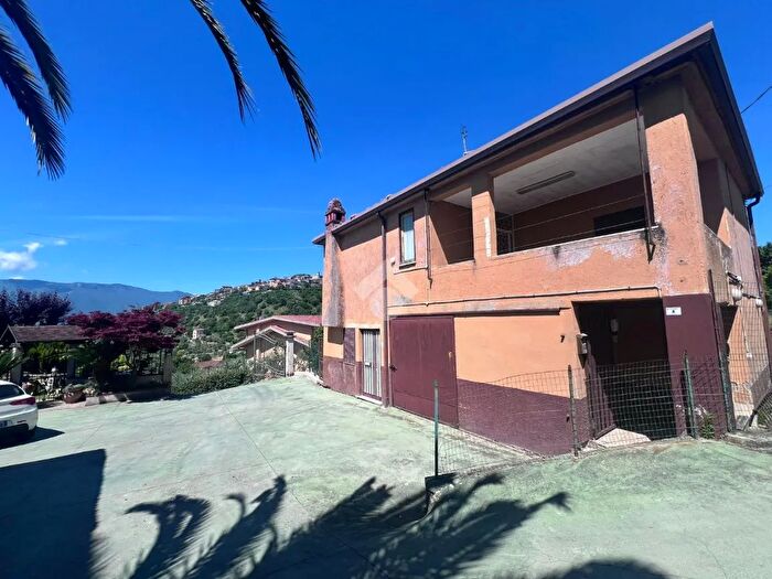 Casa quadrilocale in vendita in Via S Rocco Montecchie, Ferentino