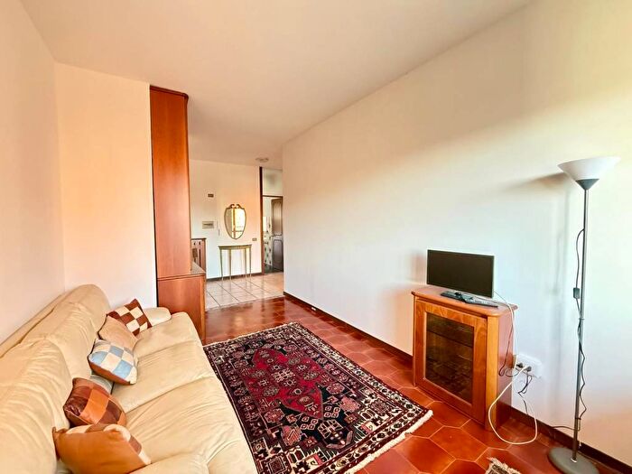 Appartamento quadrilocale in affitto in Via Giovanni Comisso, Vigentino Fatima, Milano