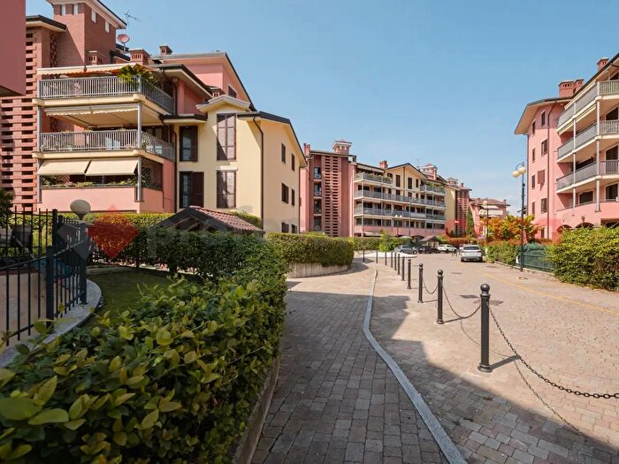 Appartamento trilocale in vendita in Via Morona, Trezzano Sul Naviglio