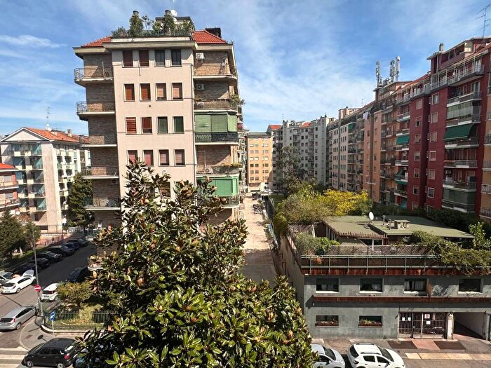 Appartamento bilocale in affitto in Via Almerico da Schio, Giambellino, Milano