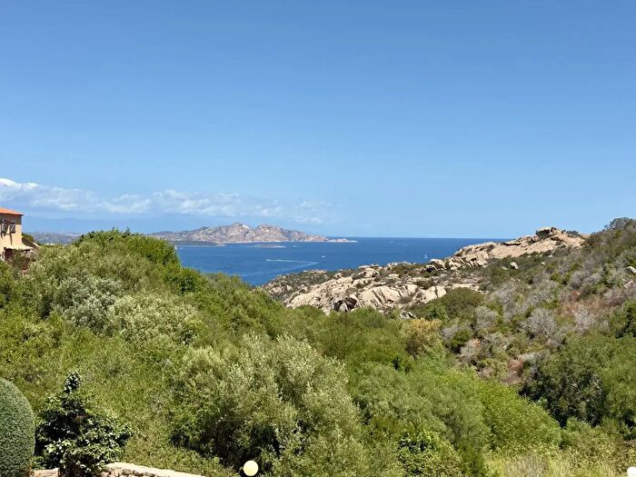 Appartamento quadrilocale in vendita in Lu Cumitoni, Arzachena