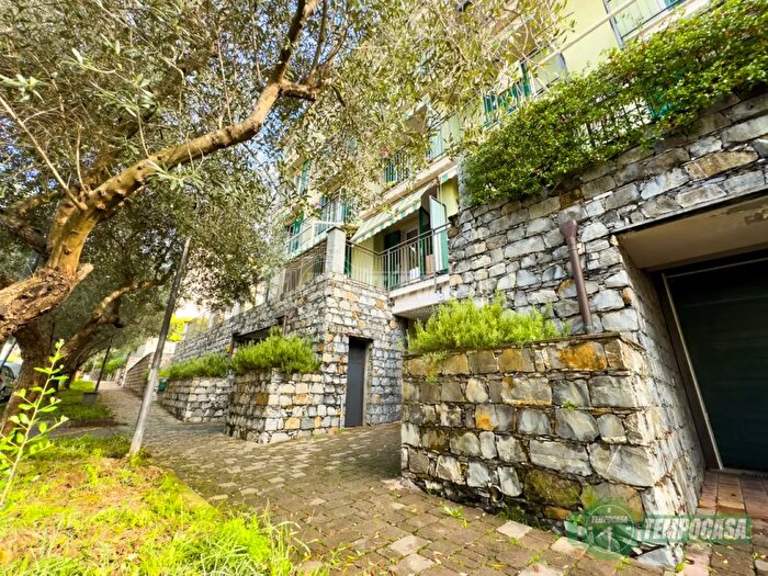 Appartamento quadrilocale in vendita in Via Privata Bosena, Rapallo