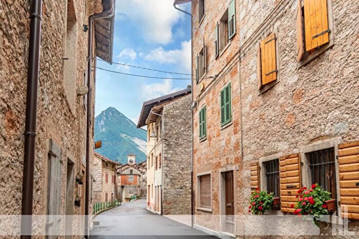 Casa trilocale in vendita in Pordenone