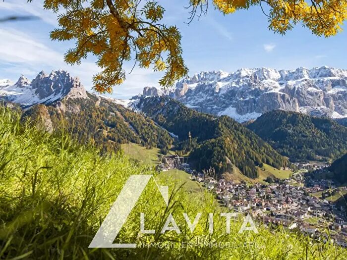 Appartamento trilocale in vendita in Via Meisules, Selva Di Val Gardena