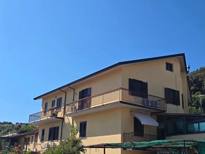 Appartamento con 5 locali in vendita in Località Donnantona, Borgia