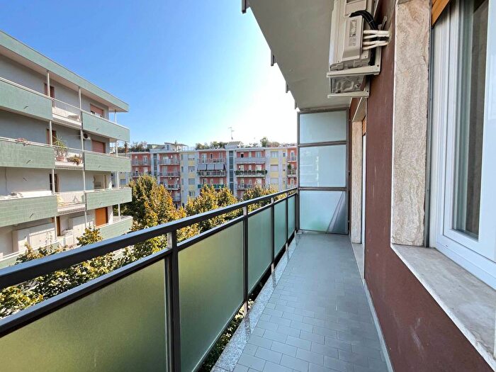 Appartamento quadrilocale in affitto in Via Giovanni Cagliero, Maggiolina, Milano