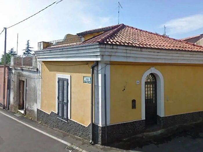Casa trilocale in vendita in Via Proietti, Trecastagni