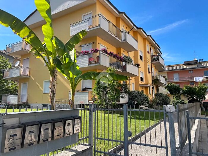 Appartamento quadrilocale in vendita in Via Luca della Robbia, Fermignano