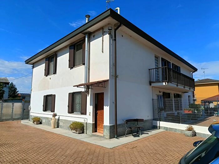 Casa quadrilocale in vendita in Via San Pietro Martire, Morano Sul Po